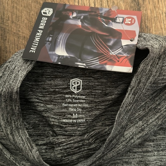 Born Primitive the captivate muscle tea Heather Gray size medium NWT in bag - Picture 7 of 7